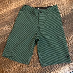 Like new. Lost trunks.